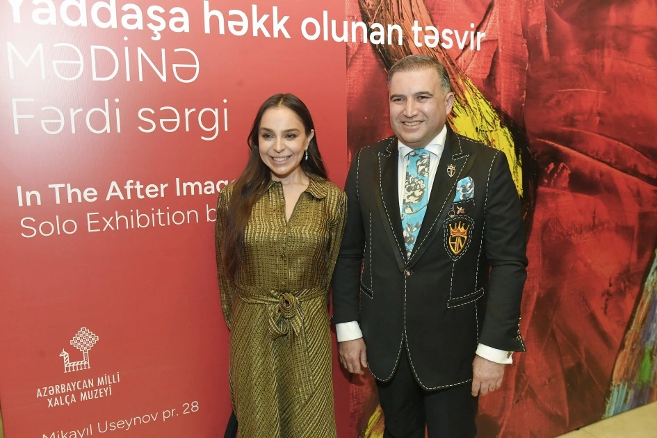 Leyla və Alena Əliyevalar sərgidə - Fotolar