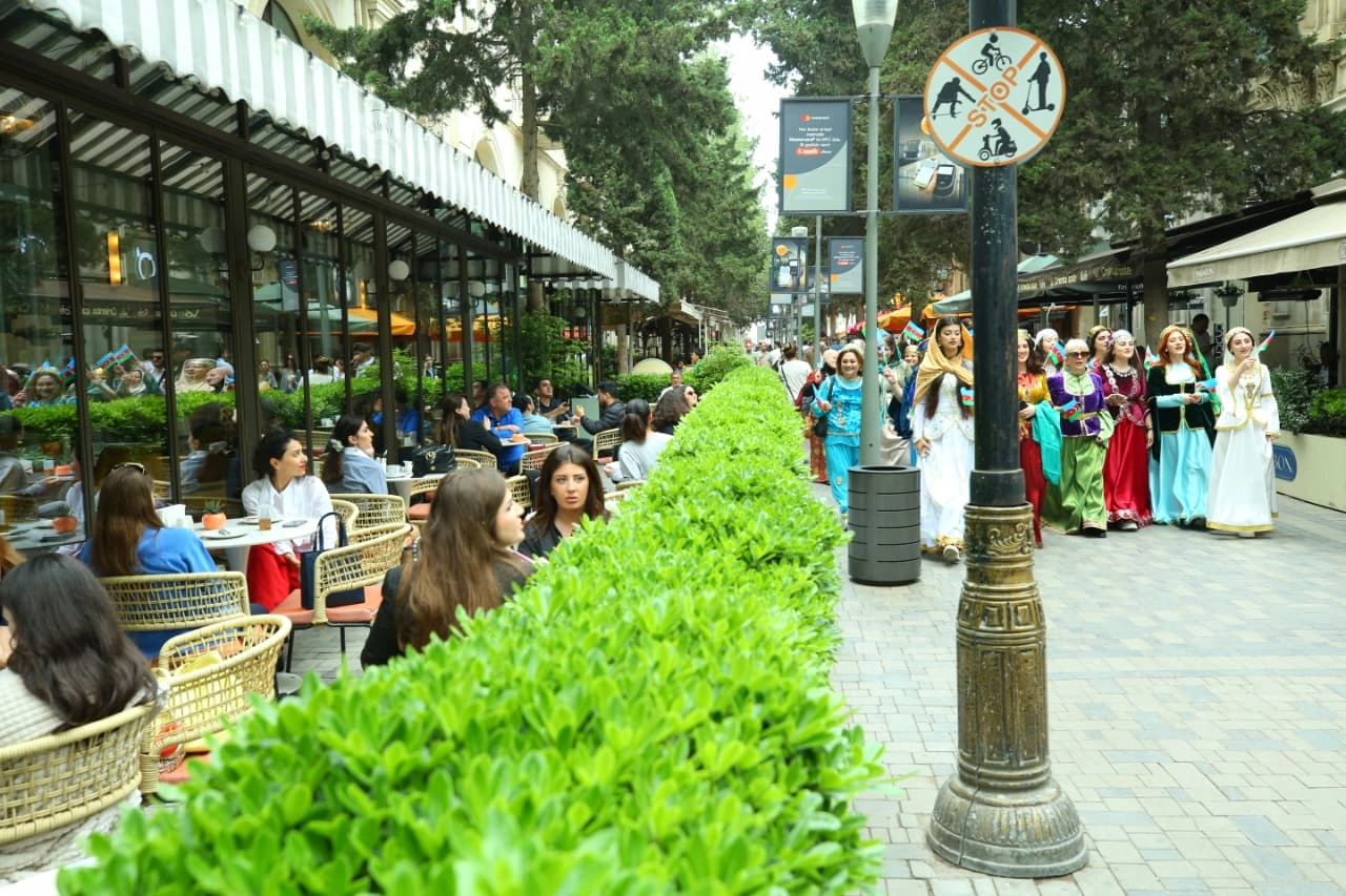 Dünyanı heyran qoyan qızlarımız... - Fotolar