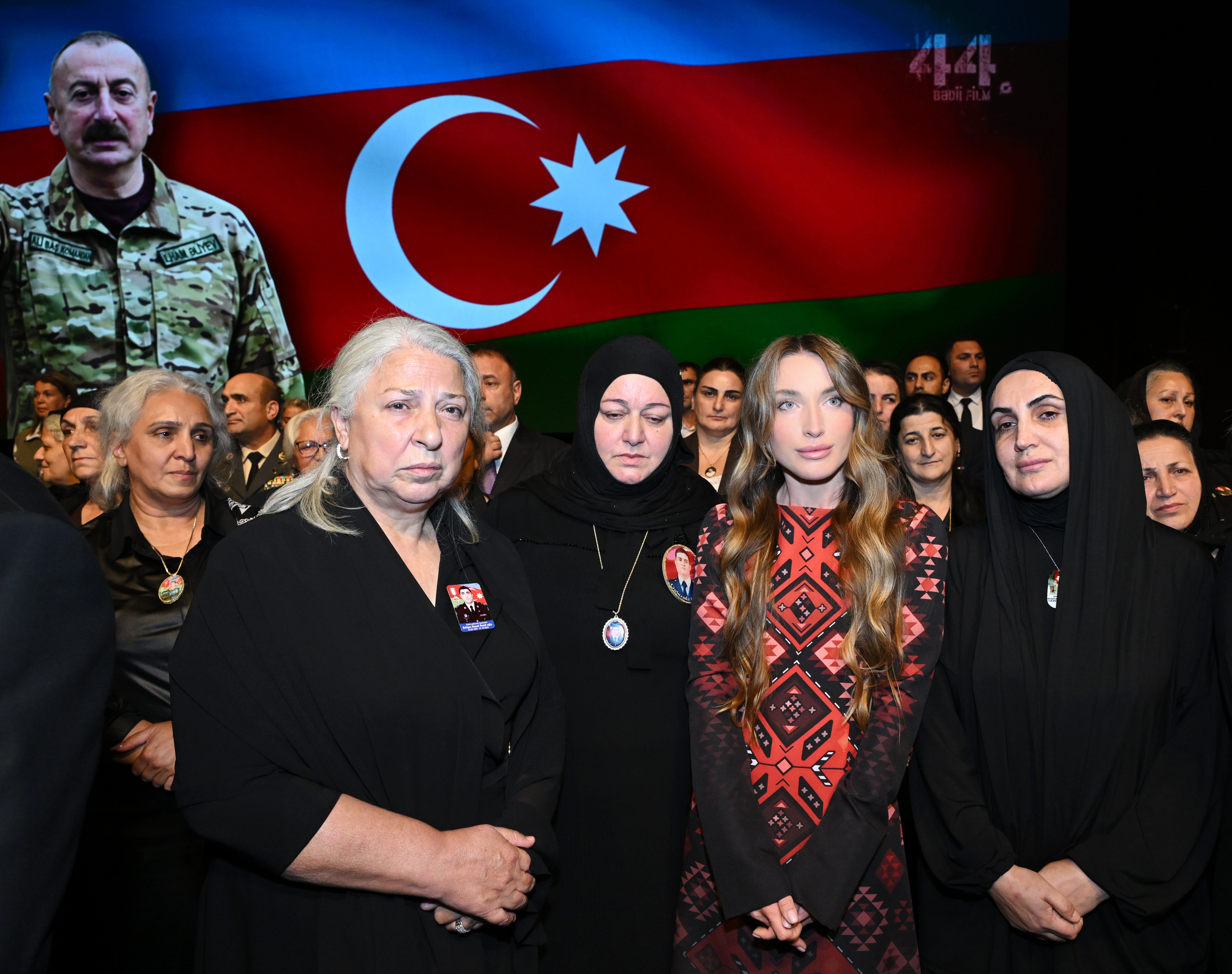 Bir filmdən daha artıq - 5 ilə çəkilmiş “44” təqdim edildi - Fotolar