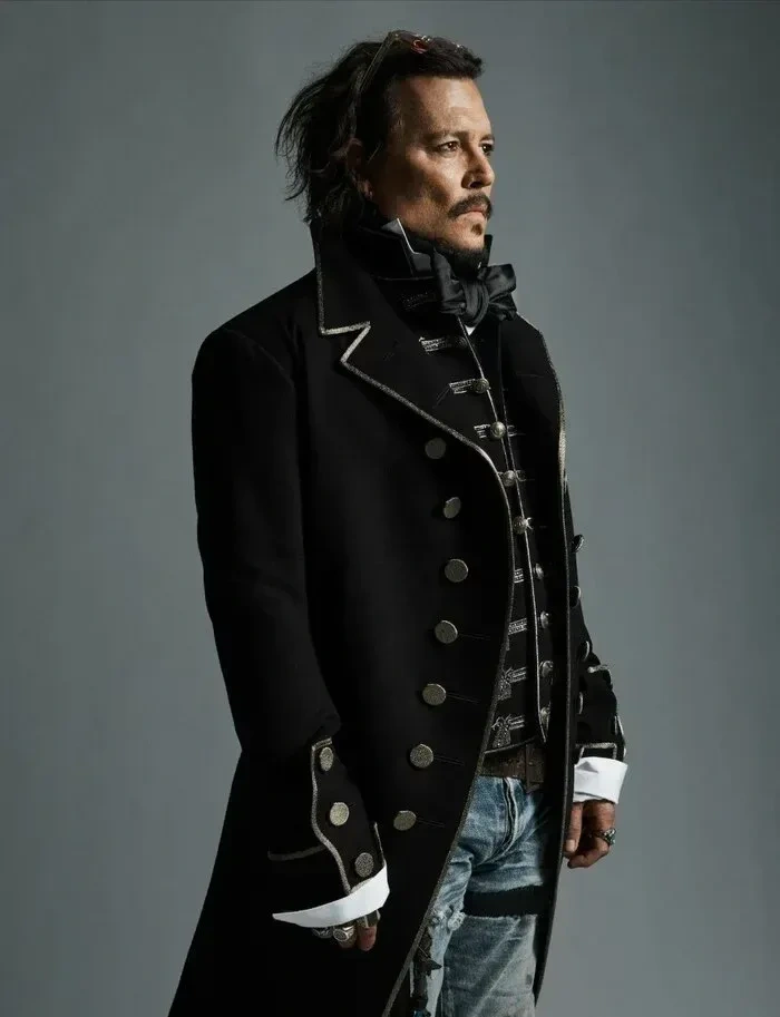 Conni Depp “Dior” reklamında