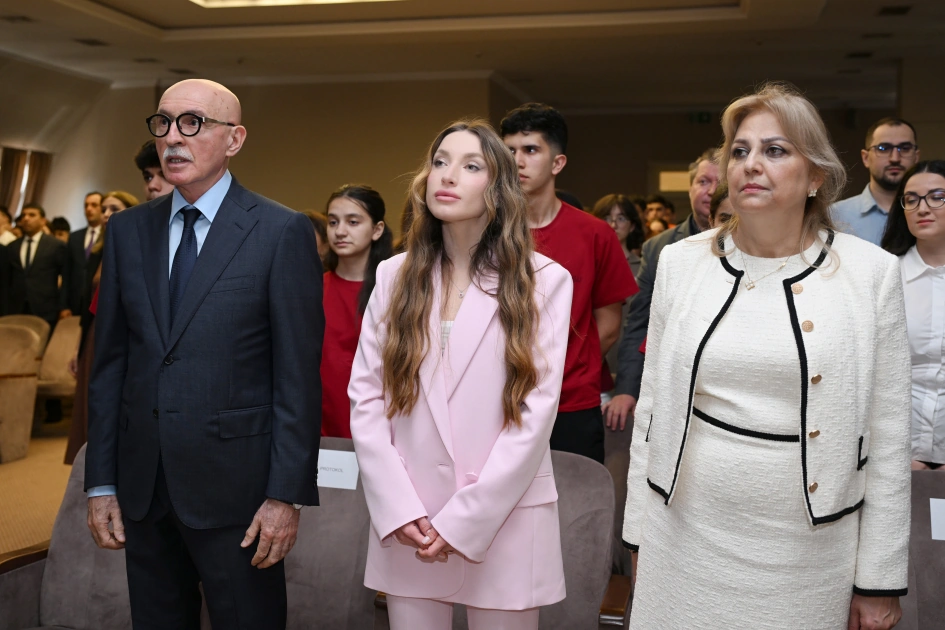 Alena Əliyeva olimpiada yarışını izlədi - Fotolar