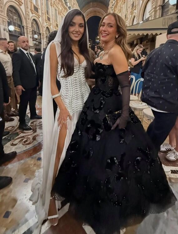 Hande Erçel CeyLo ilə - (Foto)