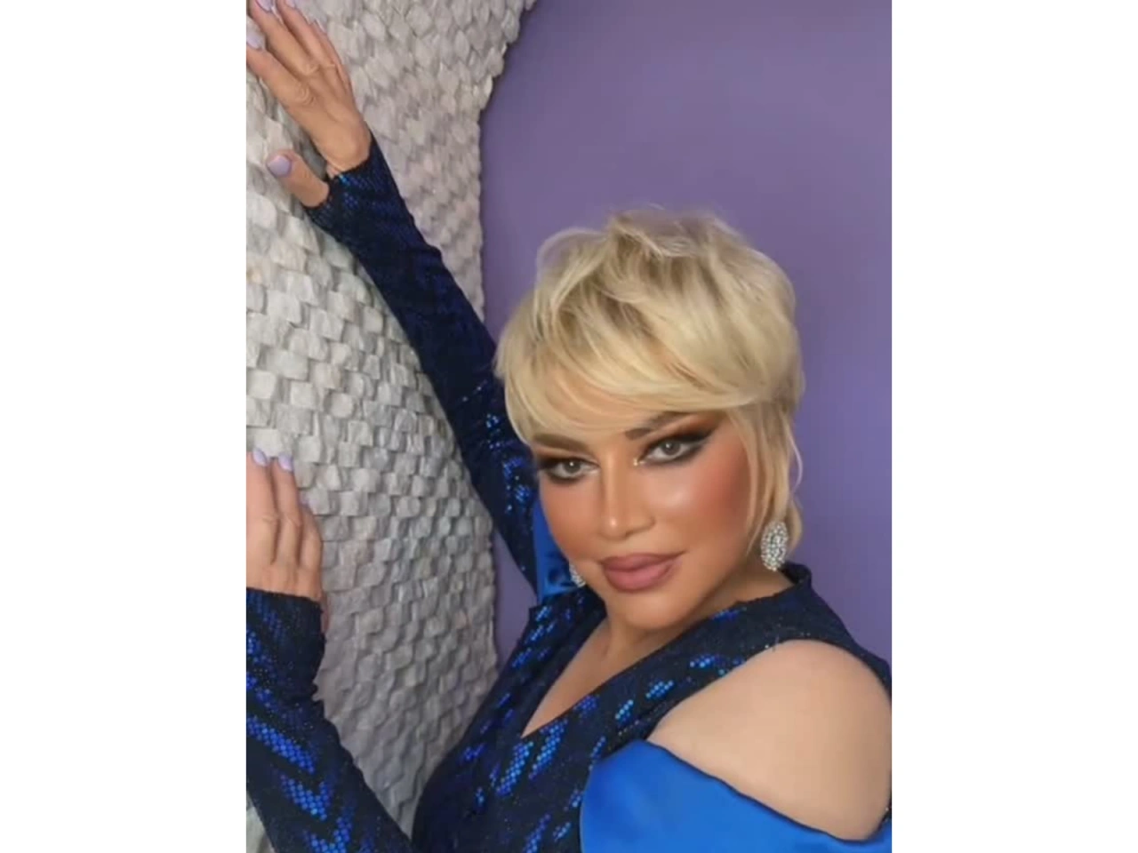 Əməkdar artist 25 il "cavanlaşdı" - Yeni görünüşü müzakirə yaratdı - (Video)