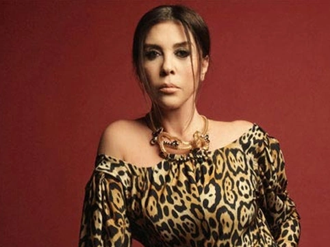 81 yaşlı Nebahat Çehre çimərlik geyimində (Foto)