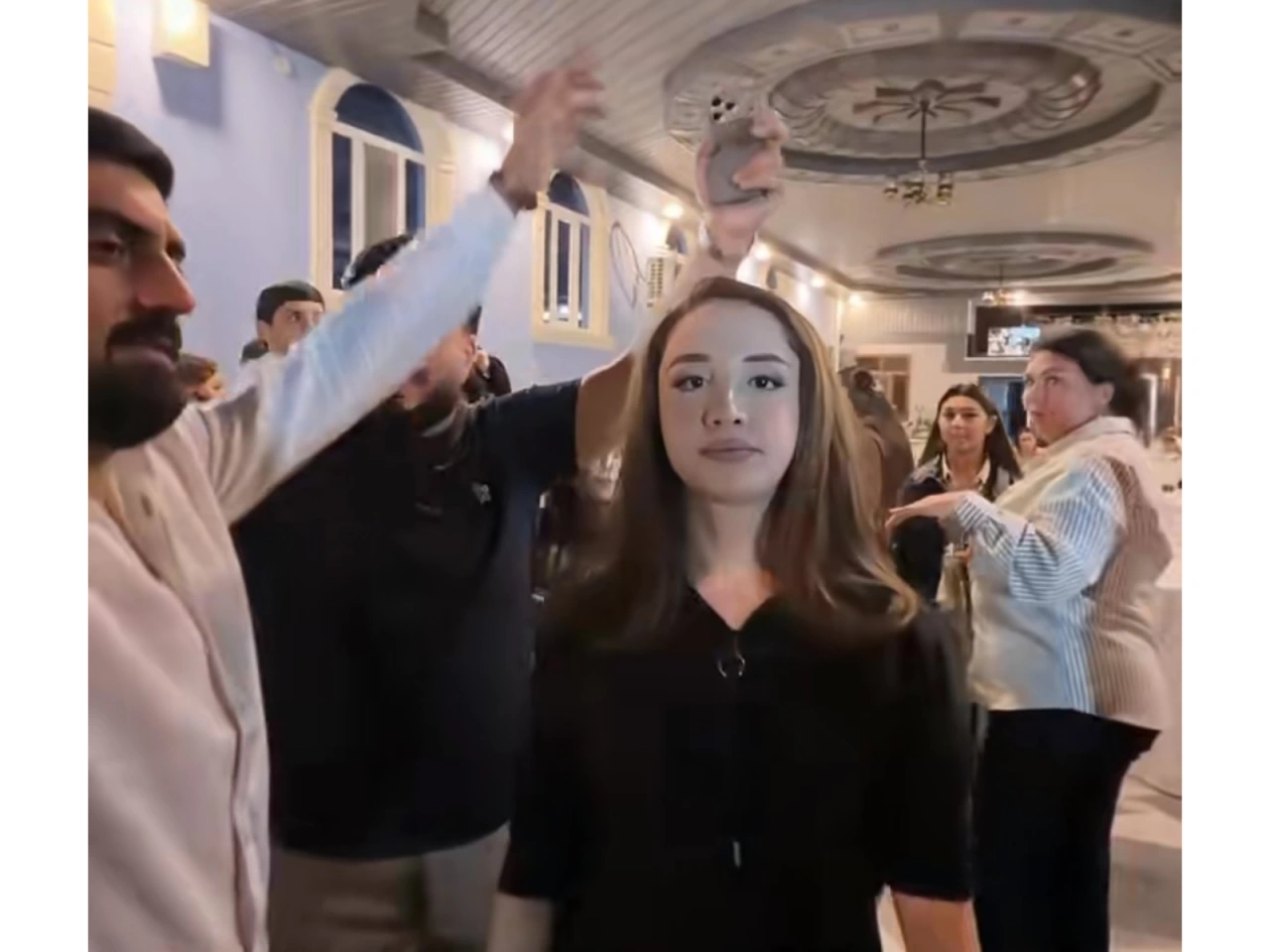 Pünhan Piriyevin xanımı ilə diqqət çəkən rəqsi - (Video)