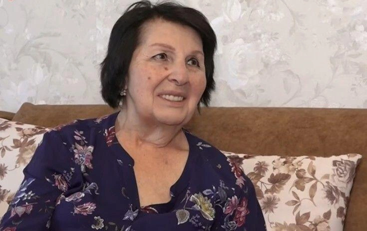 "Bağda gördüyüm ilanı öpüb tumarladım"