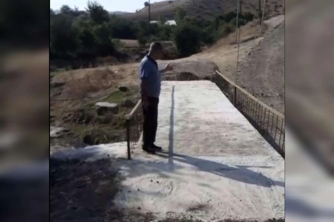 Tanınmış azərbaycanlı müğənni 2 rayonu birləşdirən yol çəkdi - (Foto)