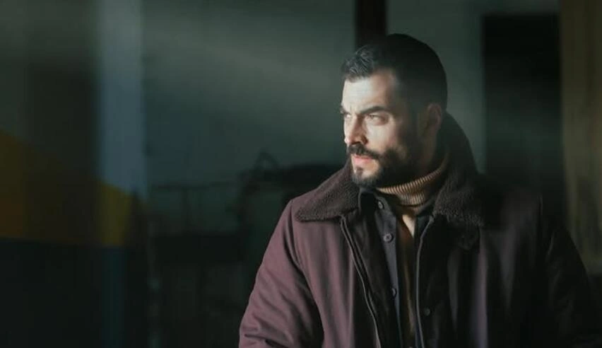 Akın Akınözü serial üçün imicini dəyişdi (Foto)