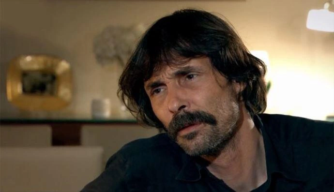 Erdal Beşikçioğlunun həbsxanaya köçürüldüyü anlar - (Foto)