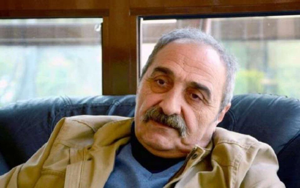 "Mənə dedi ki, gəl, səhnədə öl"
