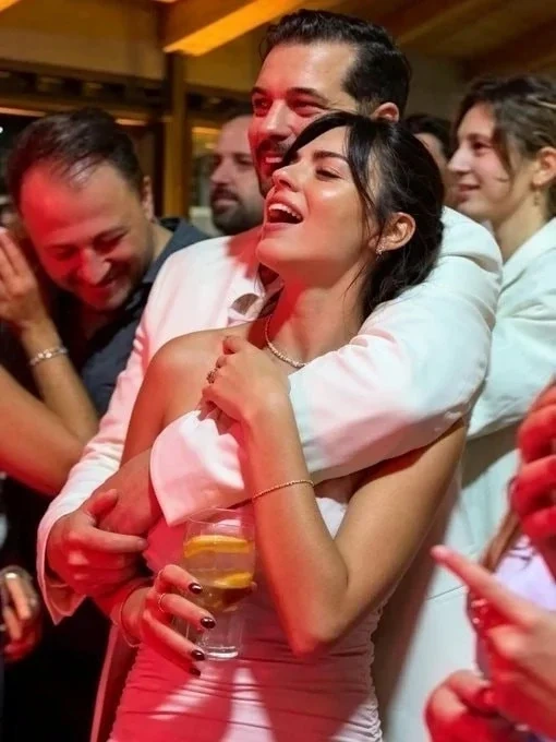 Çağatayla sevgilisinin toy FOTOsu