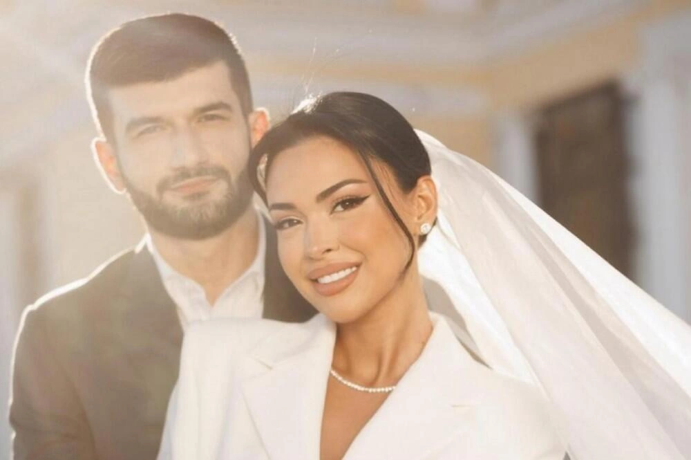 Razi qalmaqalla boşandığı ərininin fotosunu paylaşdı