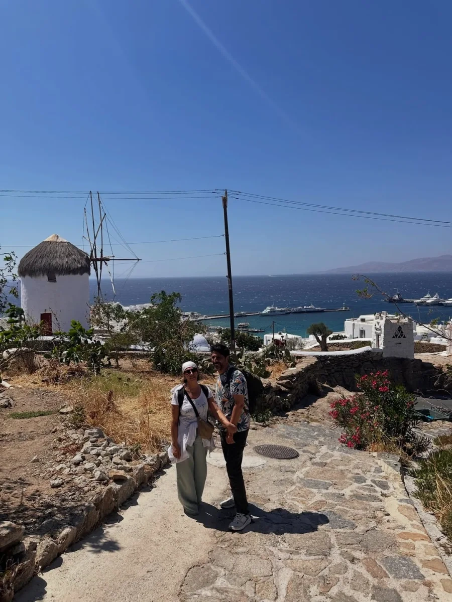 Bu dəfə Mikonosa getdilər