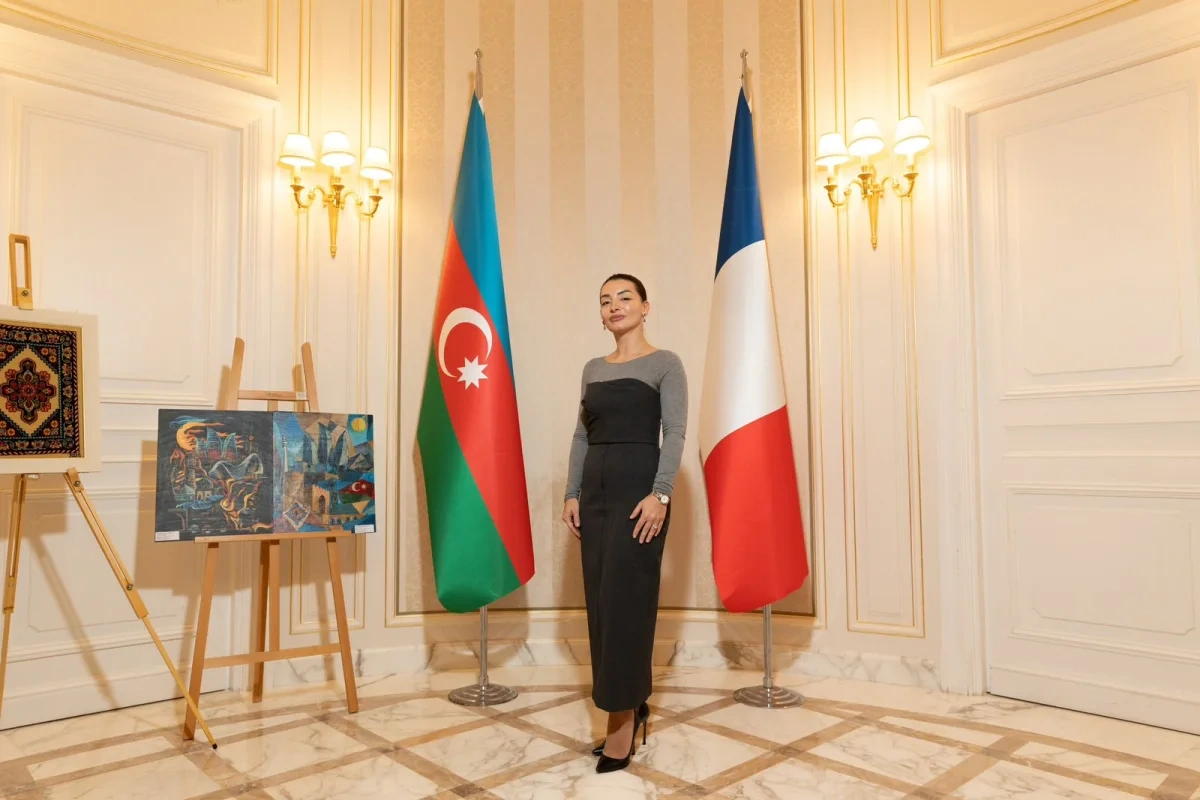 Parisdə Azərbaycan uşaqlarının yaradıcılığı iki nüfuzlu sənət platformasında nümayiş olundu