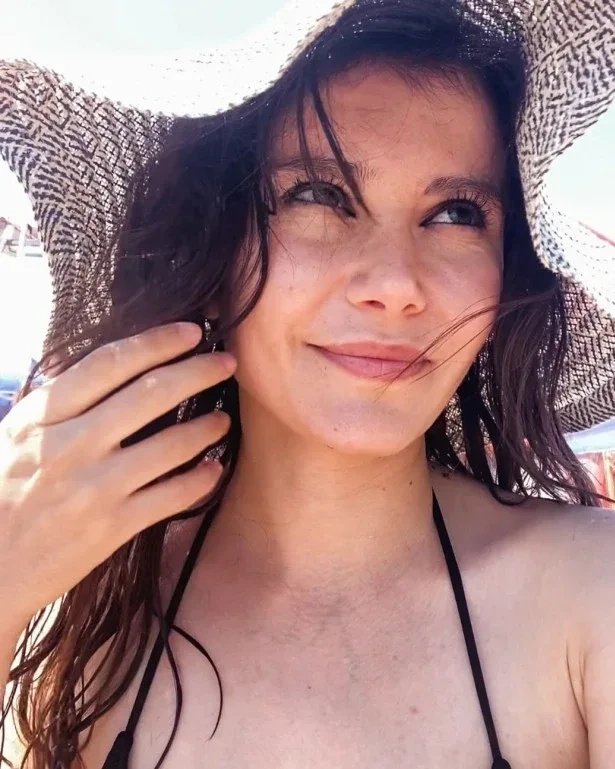 Beren Saatın oxşarı: “Çox təkliflər alıram”