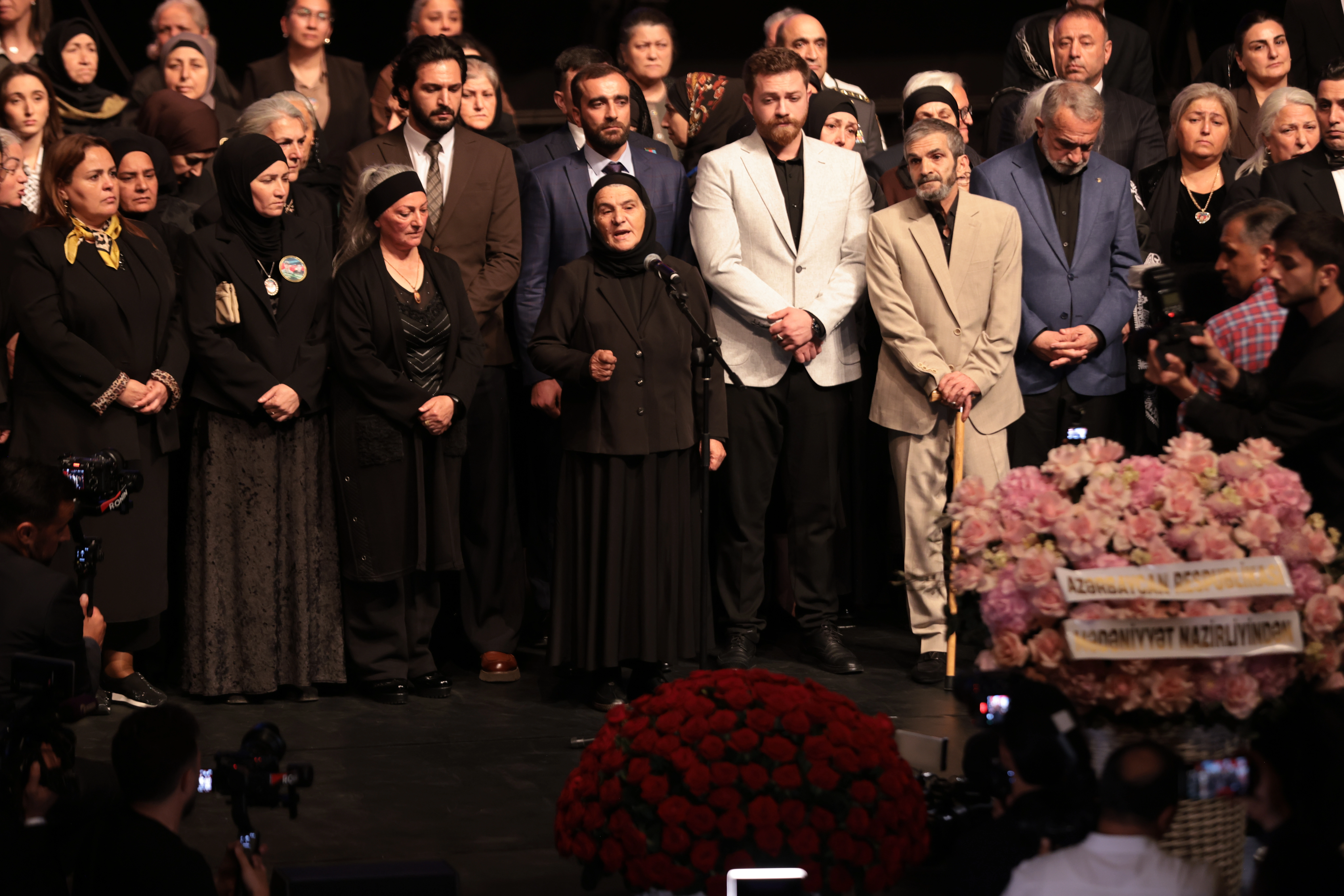 Bir filmdən daha artıq - 5 ilə çəkilmiş “44” təqdim edildi - Fotolar