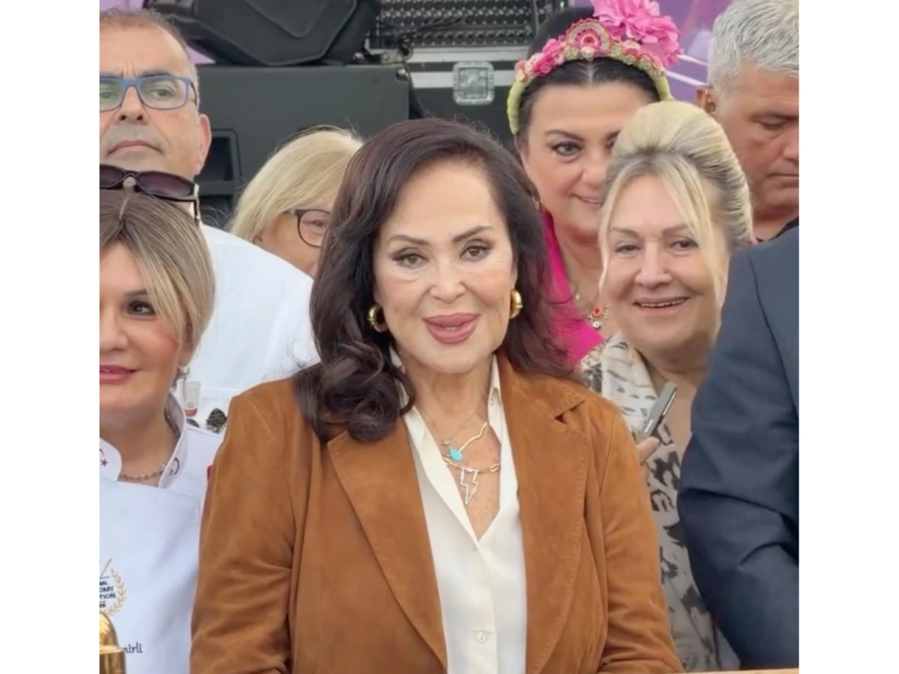 81 yaşlı Türkan Şorayın yeni görüntüsü gündəm oldu - (Foto)