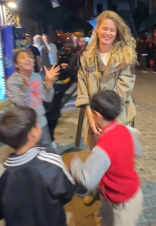 Birinci ağladı, sonra rəqs etdi