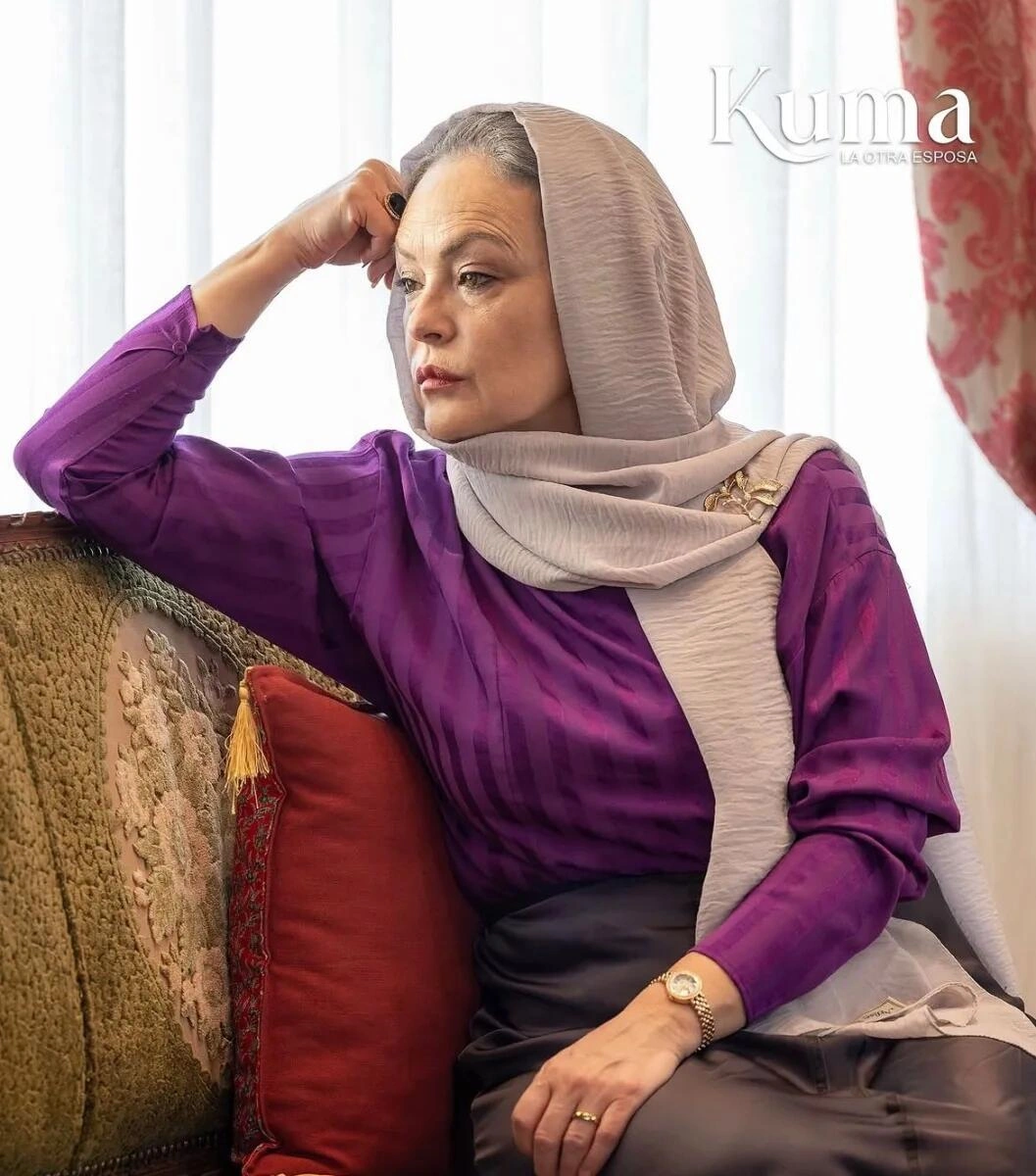 “Aşk-ı Memnu”nun “Katya”sının son halı - FOTO