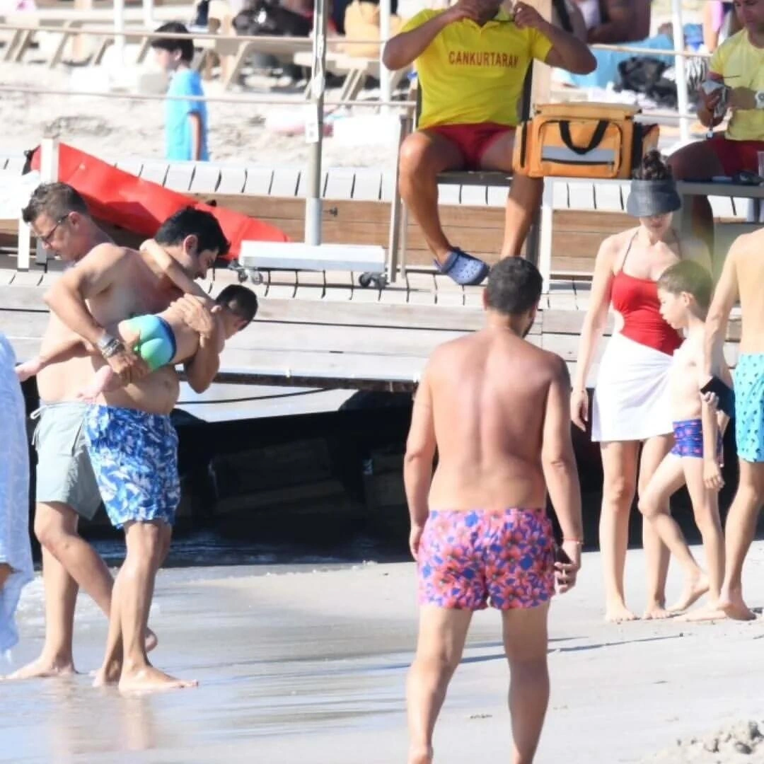 Burak Özçivitin artıq çəkisi diqqət çəkdi (Foto)