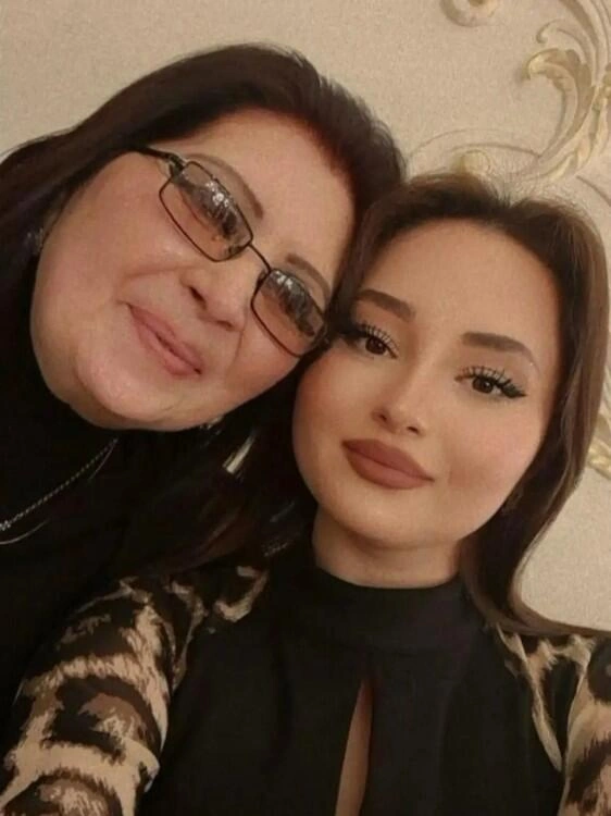 Xalq artisti nəvəsi ilə fotosunu yaydı
