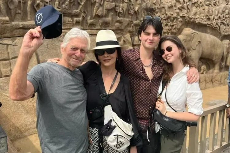 “Həmin vaxt 5 qadınla görüşürdüm, ona görə hamısından ayrıldım” - Maykl Duqlas - (Foto)