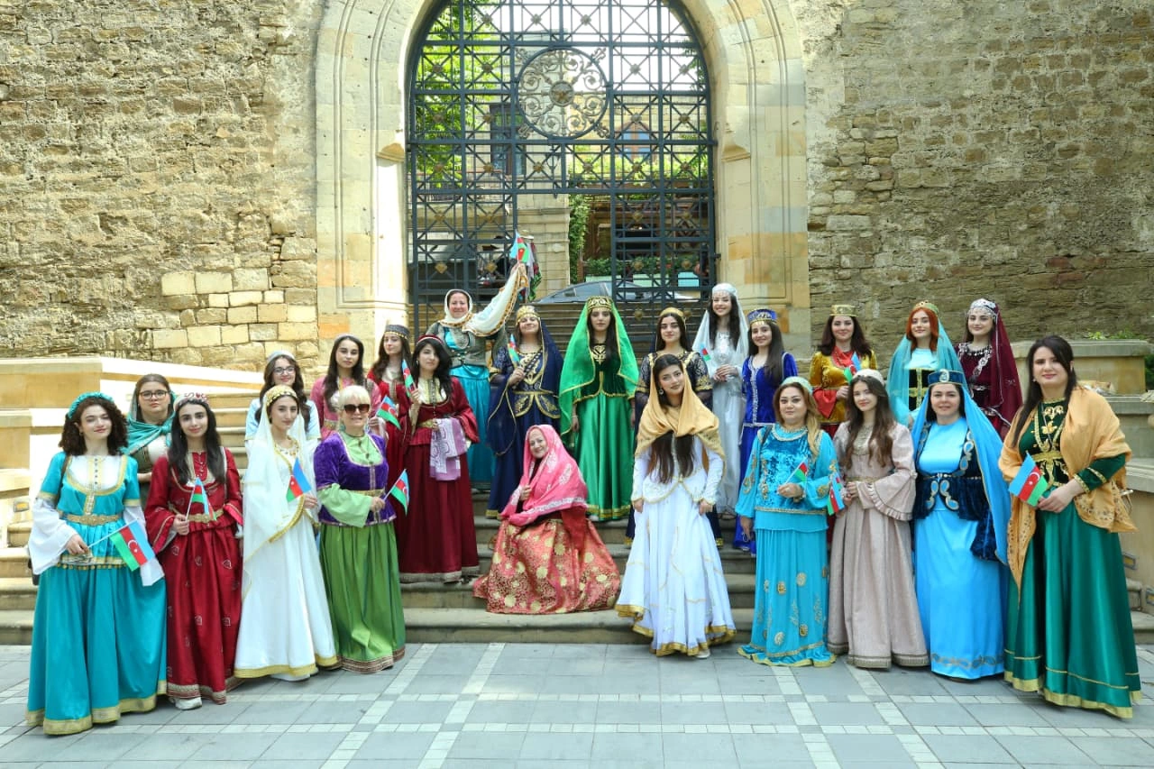 Dünyanı heyran qoyan qızlarımız... - Fotolar