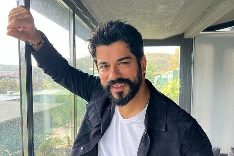 Burak Özçivit bacısının toyuna getmədi - (Foto)