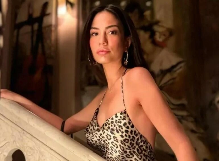Demet Özdemir görünüşünü dəyişdirdi - (Foto)