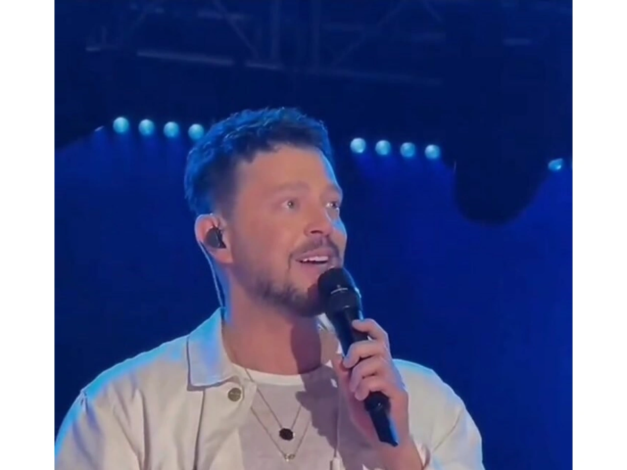 Murat Boz “Allah belanı versin" deyib, mikrafona tüpürdü - (Video)