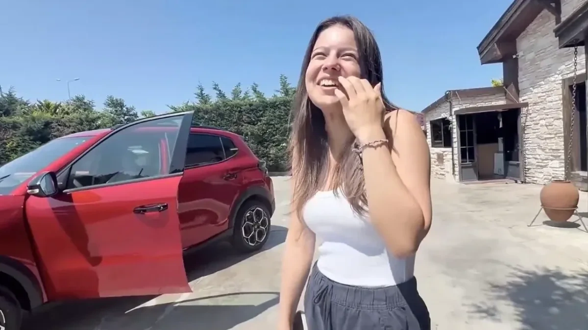 Çakaldan bacısına milyonluq hədiyyə