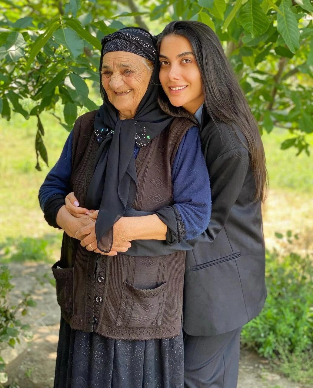 "Nə vaxt soruşursan deyir, 80 yaşım var" - Sevil və Sevinc - (Foto/Video)