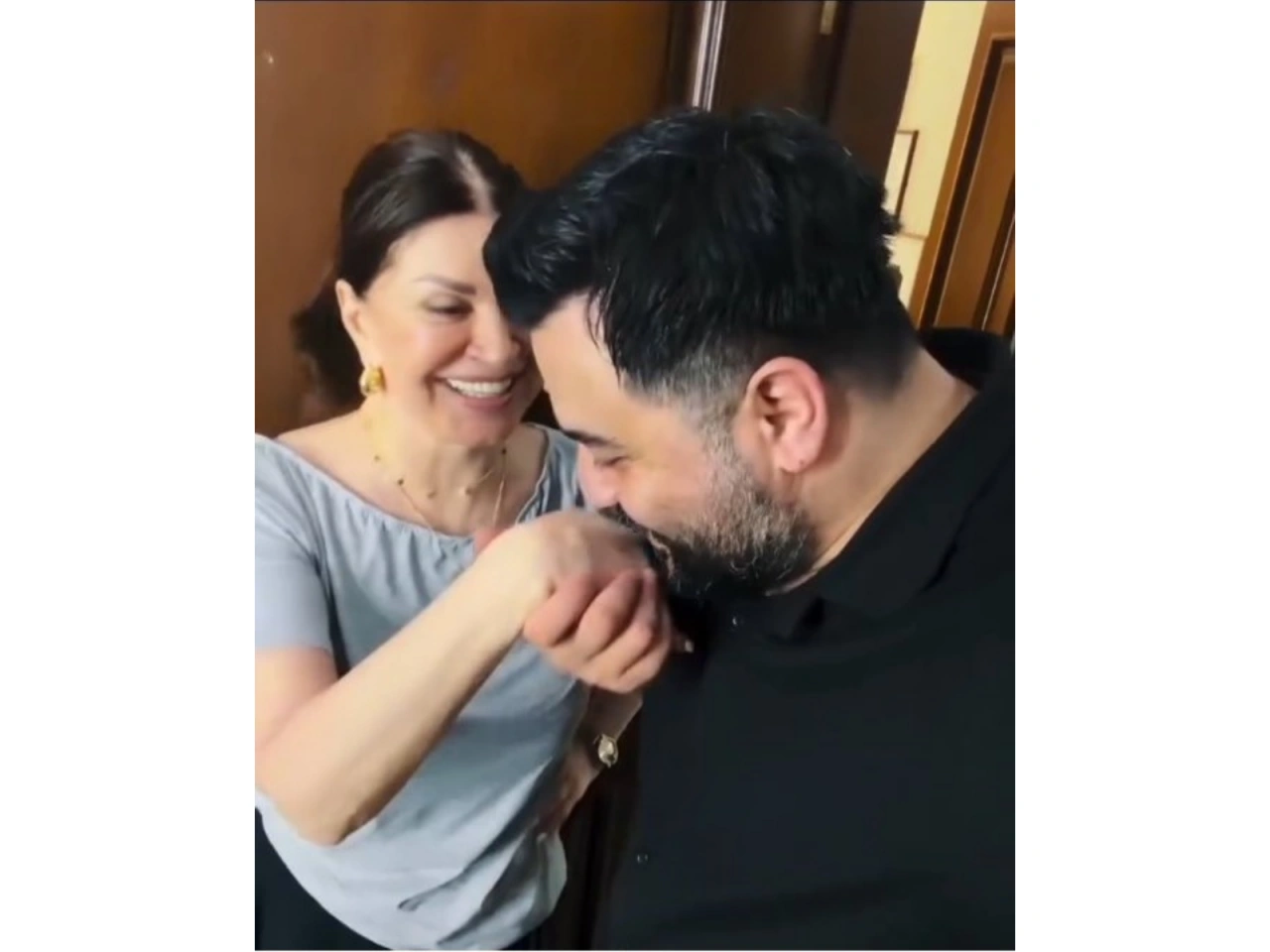Cavidan Novruzun Sənubər İsgəndərli ilə selfisi gülüş yaratdı - (Video)