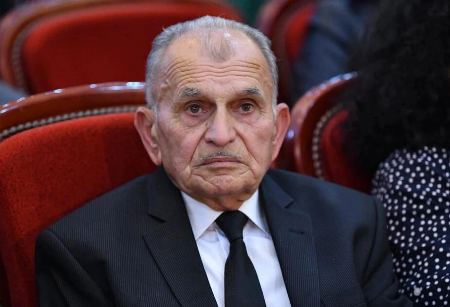 “Qadın oxuyanlar hamısı bir-birinə oxşayır, burun-dodaq eynidir” - Xalq artisti Vamiq Məmmədəliyev