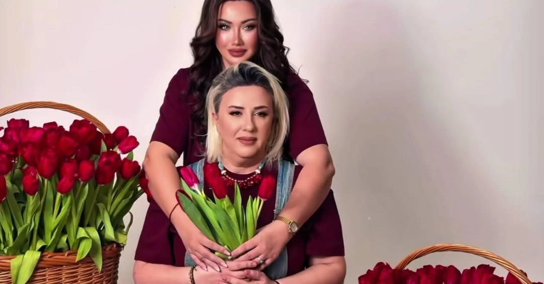 Azərbaycanlı bloqerlər özlərindən gözəl anaları ilə - (Fotolar)