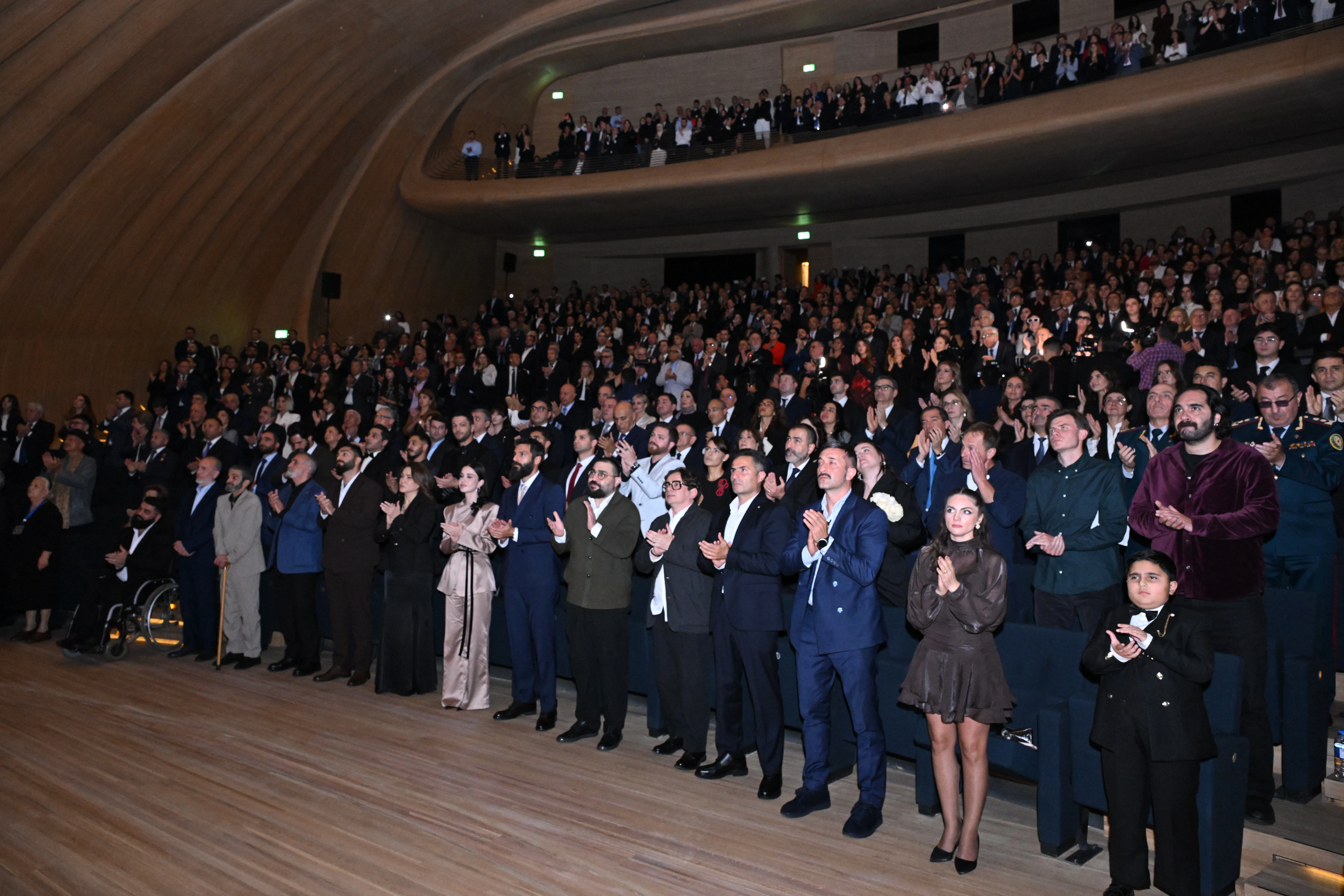 Bir filmdən daha artıq - 5 ilə çəkilmiş “44” təqdim edildi - Fotolar