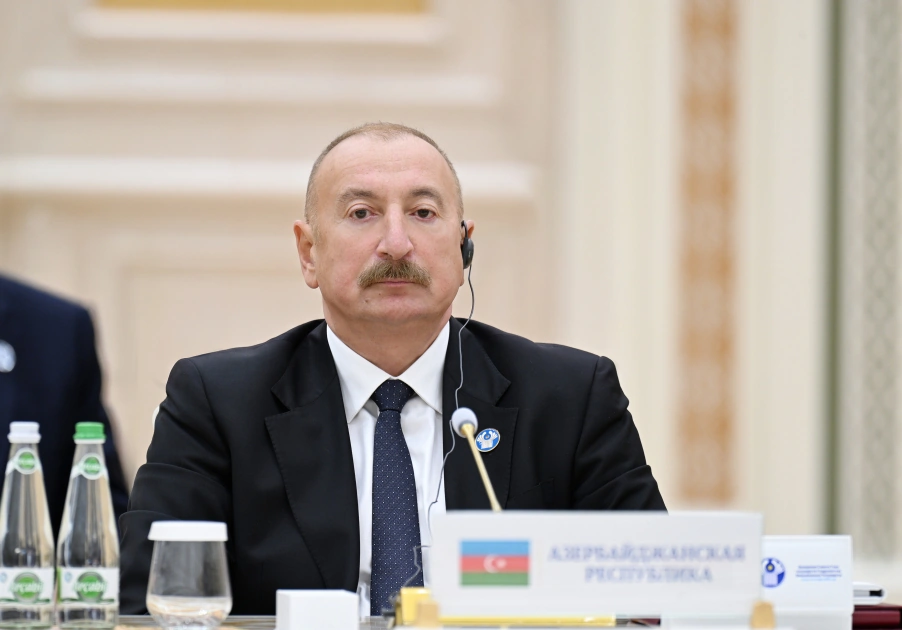 Prezident geniş tərkibdə iclasda iştirak etdi - Fotolar