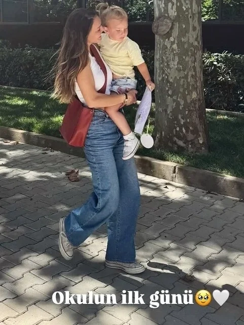 Aktrisanın qızı şagird oldu