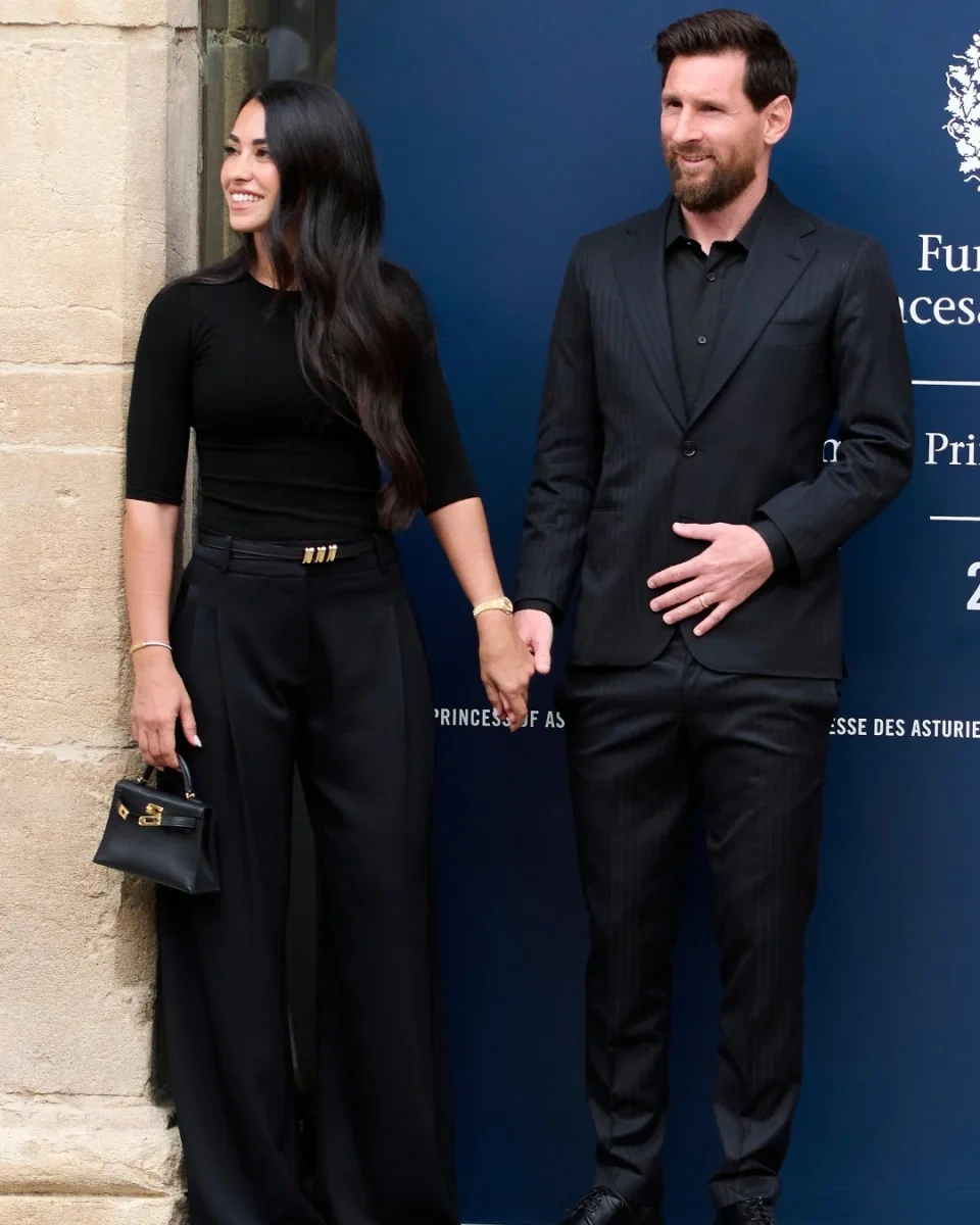 Messi xanımı ilə İspaniyada