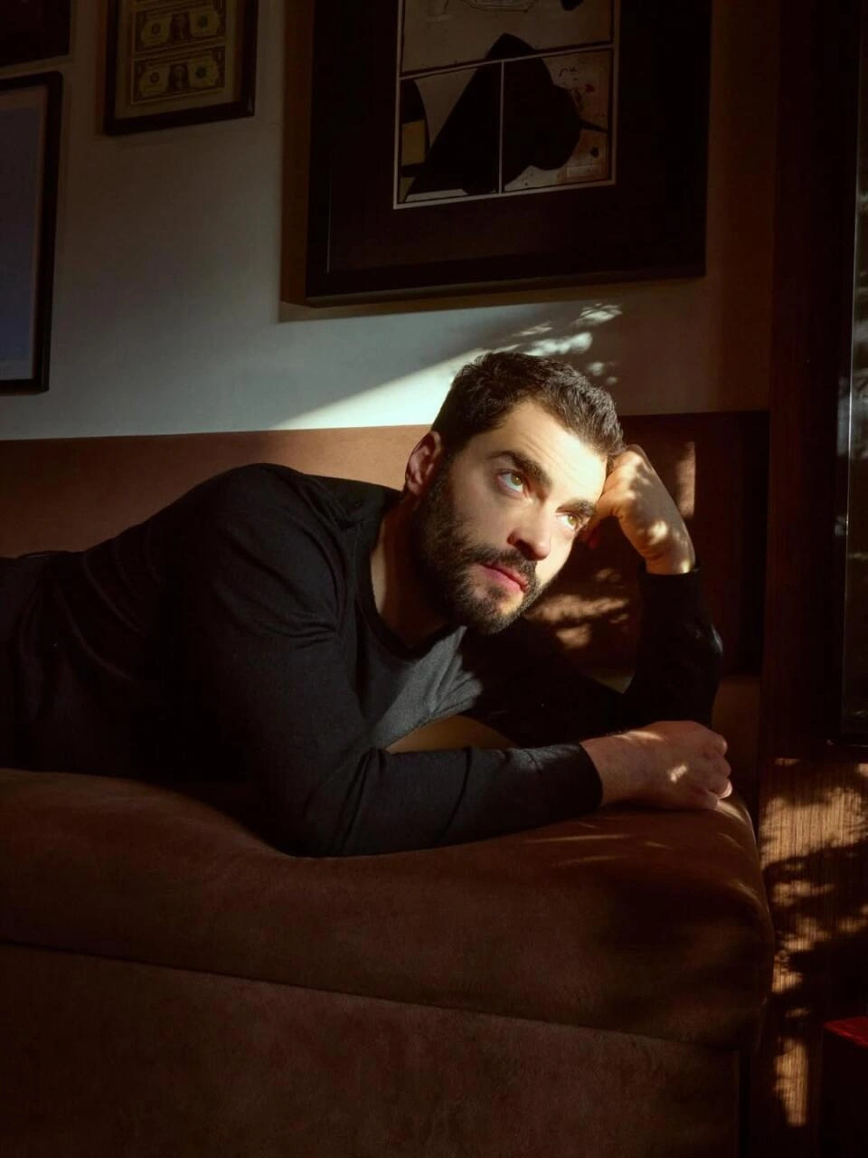 Akın Akınözü serial üçün imicini dəyişdi (Foto)