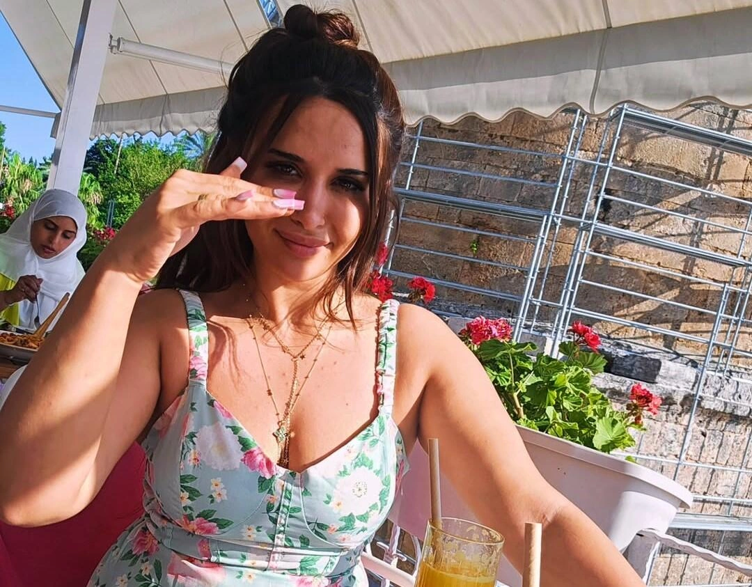 Aparıcı Şəbnəm: "O qadın boşanır ki, tüfeyli heyatını rahat yaşasın" - (Video)