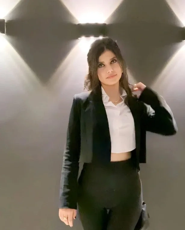 Beren Saatın oxşarı: “Çox təkliflər alıram”