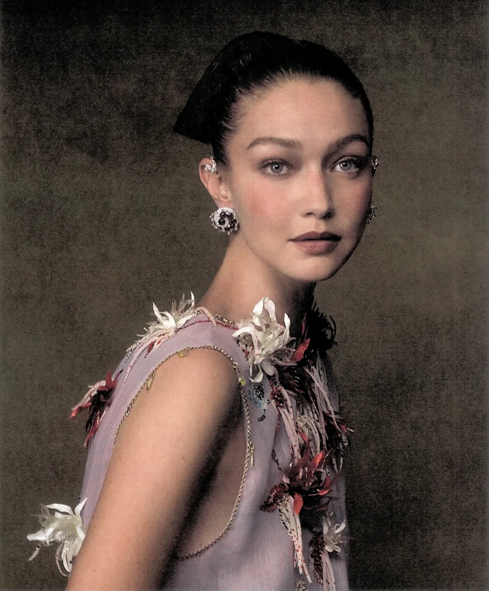 Cici Hadid “WSJ Magazine” üçün kamera qarşısında