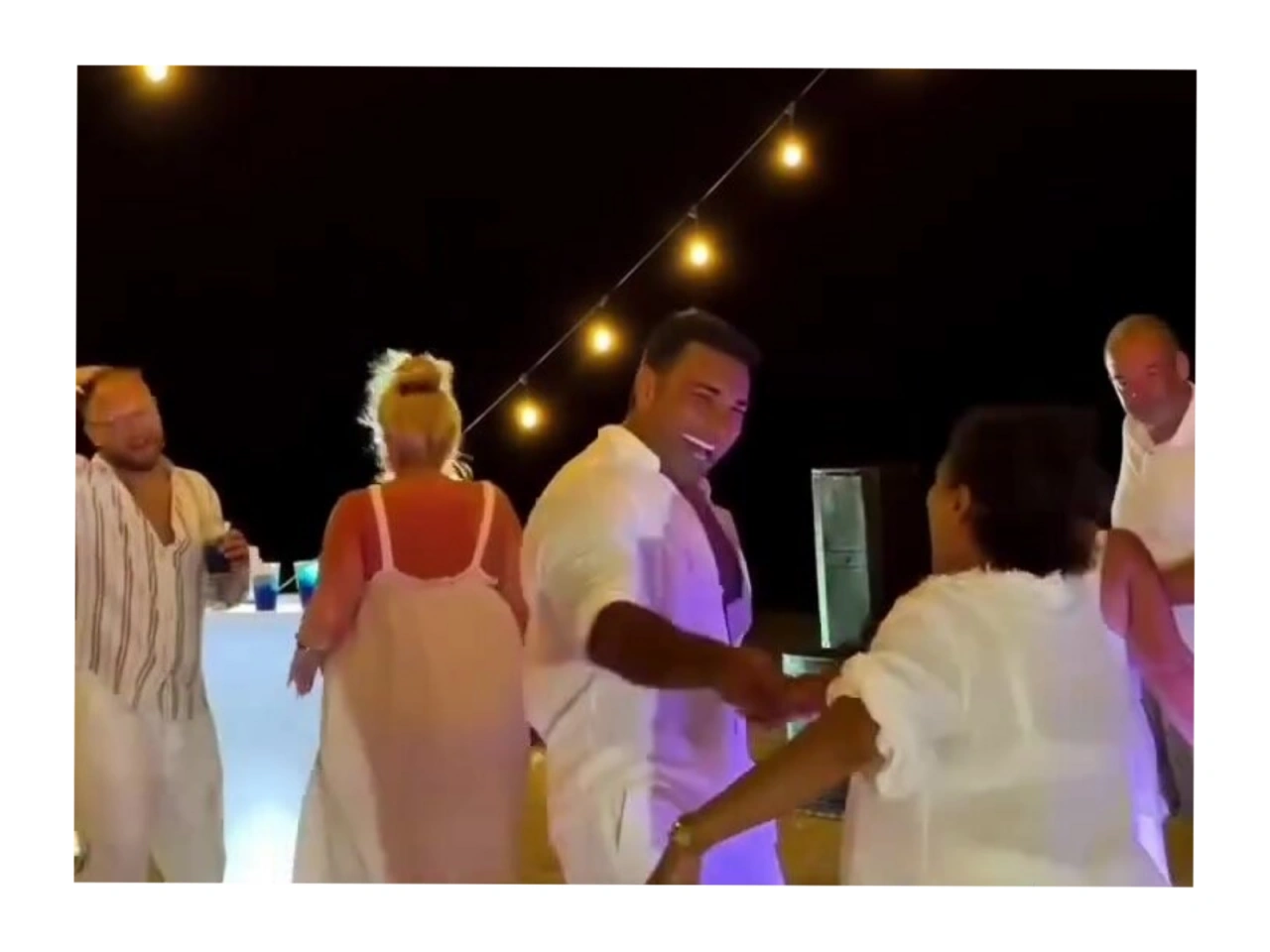 Kamil Zeynallının mərakeşli qadınla rəqsi gündəm oldu - (Video)