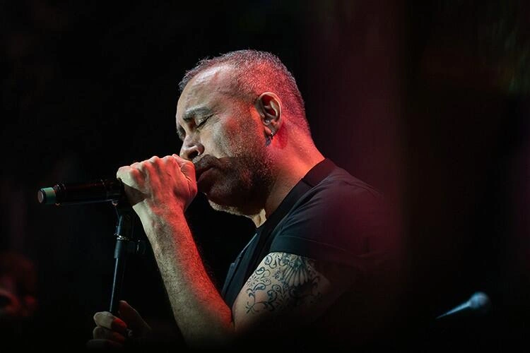 Tanınmış müğənni konsertini yarımçıq qoyub səhnəni tərk etdi