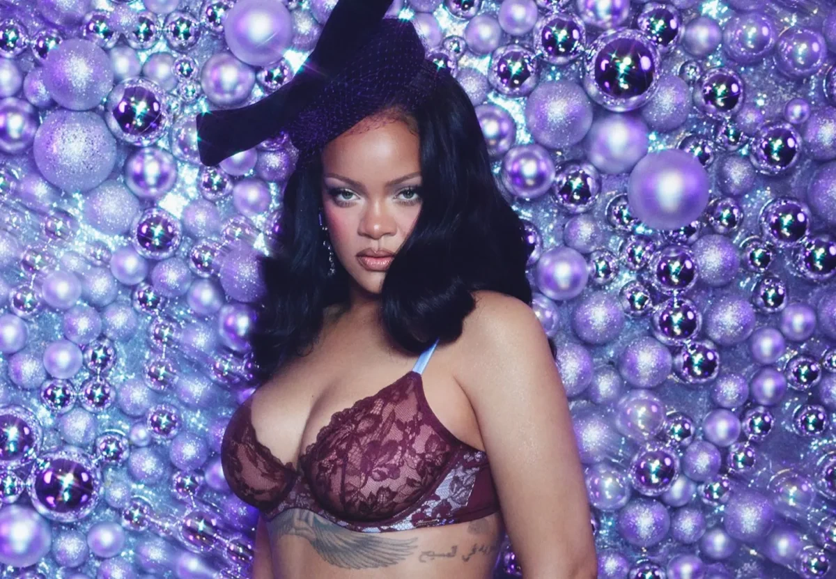 Rihanna brendinin Milad çəkilişində